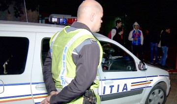 S-a plimbat cu un moped neînmatriculat, fără permis, cu un copil de 4 ani